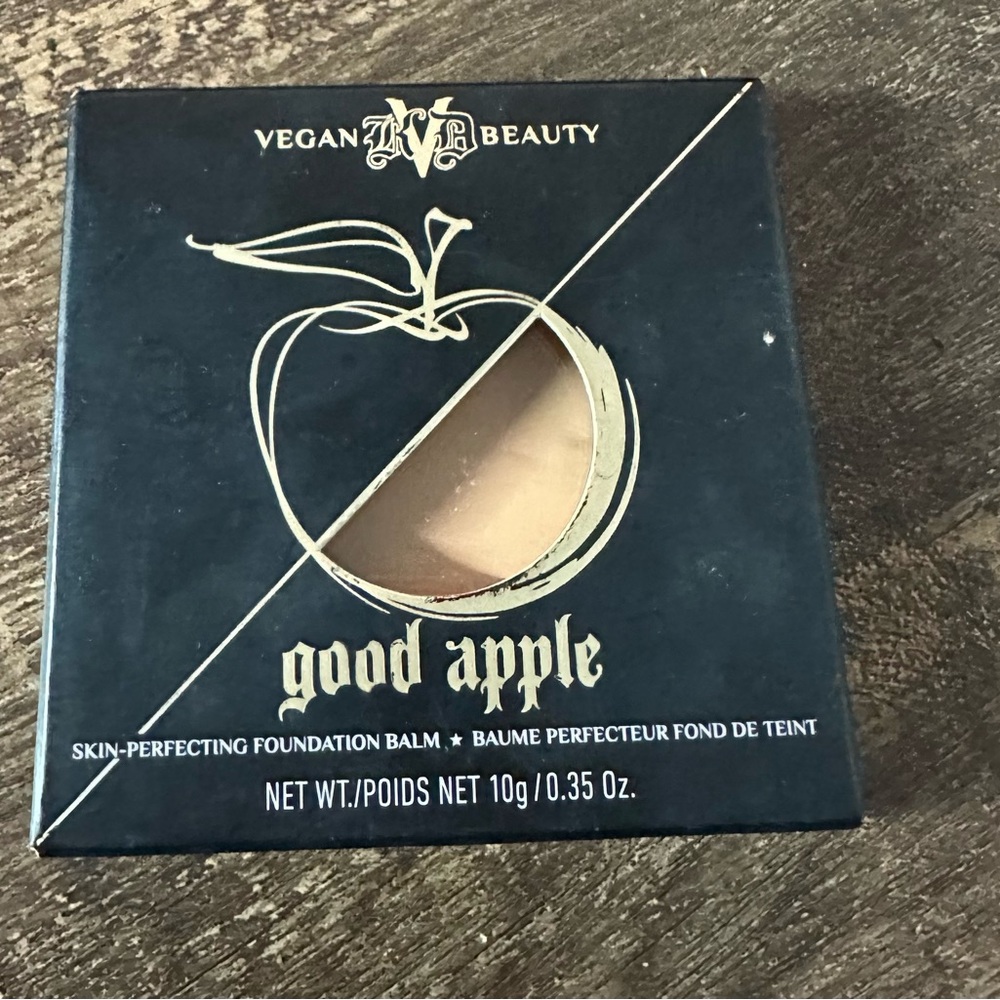 Kat Von D Vegan Beauty - skin perfecting foundation